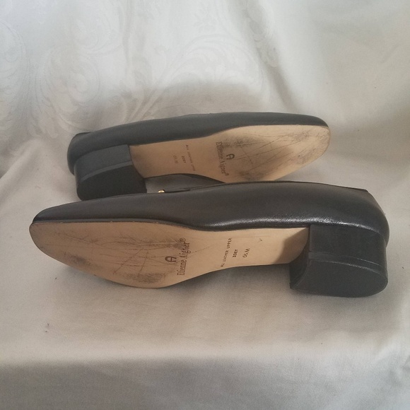 Etienne Aigner Buckle Style Flats EUC - Picture 3 of 3